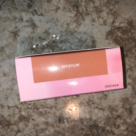 Mally Beauty Soft as Silk Powder Foundation - Medium  BNIB - Picture 6 of 6